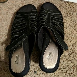 Ladies size 9 bass wedges